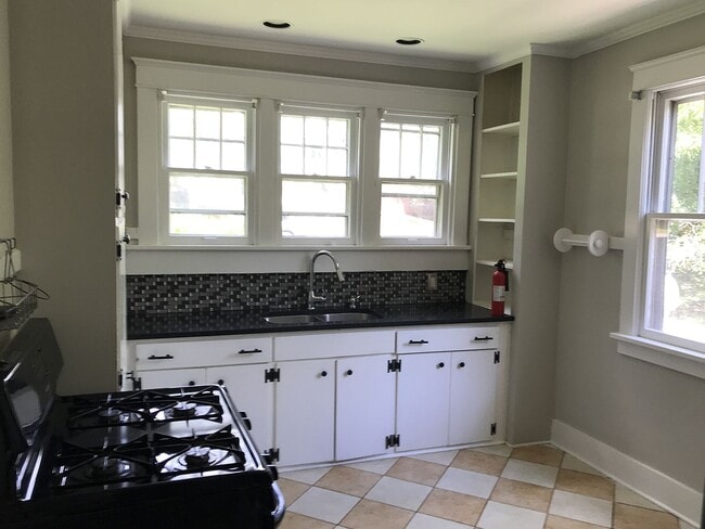 Building Photo - ***$1,000 Rent Credit with a signed lease ...