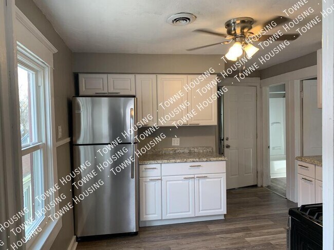 Building Photo - 1139 Walden Ave