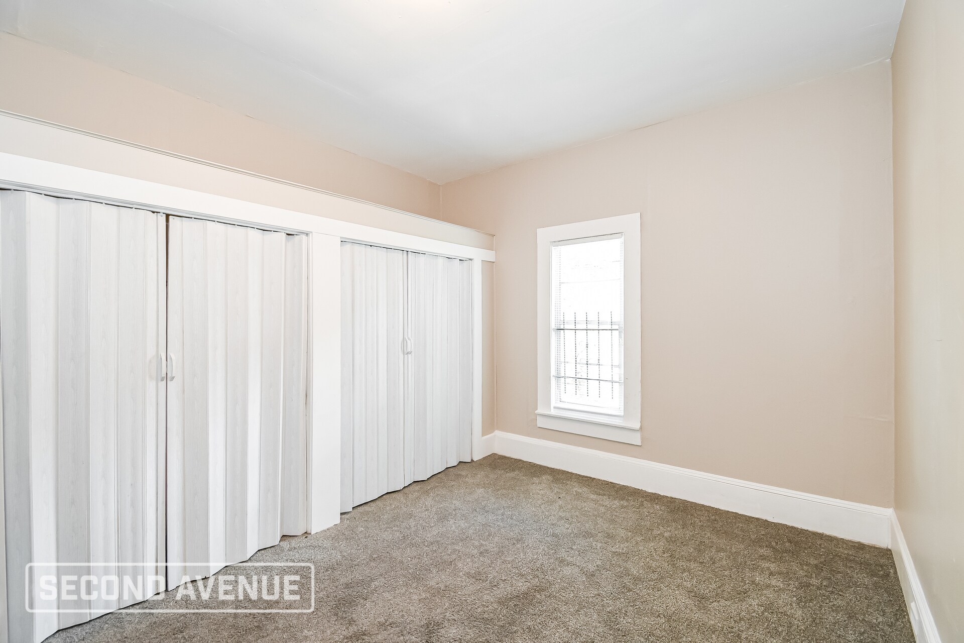 Building Photo - 1740 W 10th St