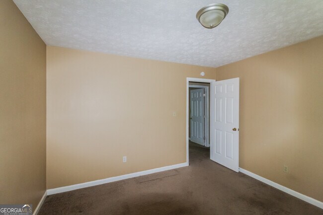 Building Photo - 225 Hollis Cir