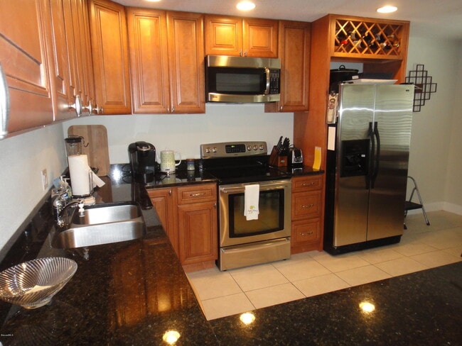 Building Photo - 230 Cape Shores Cir
