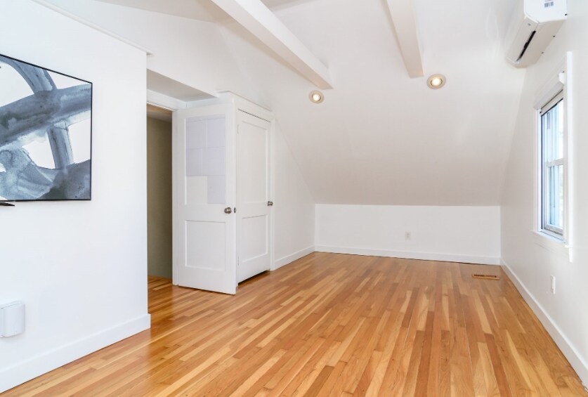 Building Photo - 7 Ferndale Rd