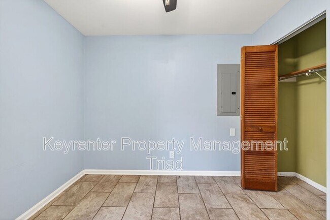 Building Photo - 2312 Bonnie Ln