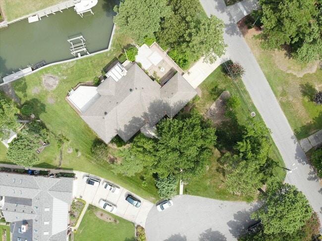 Building Photo - 2406 Jib Cir