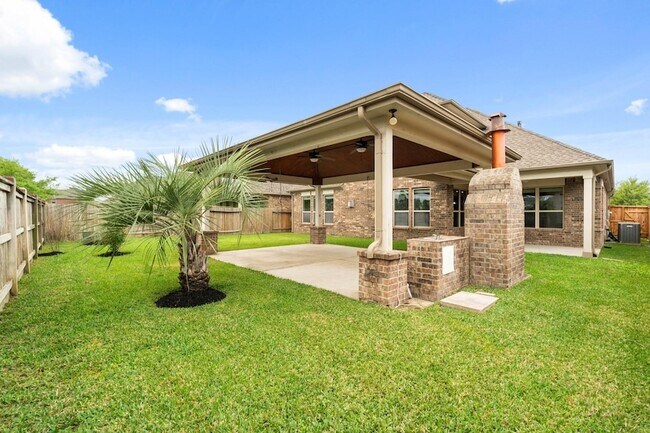 Building Photo - 25935 Foxrun Vista Dr
