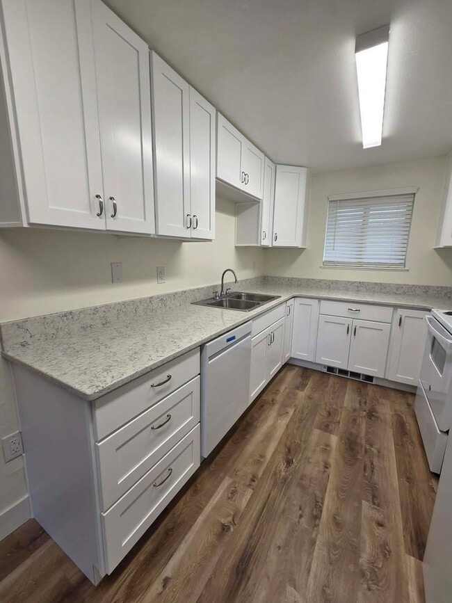 Building Photo - AR6290