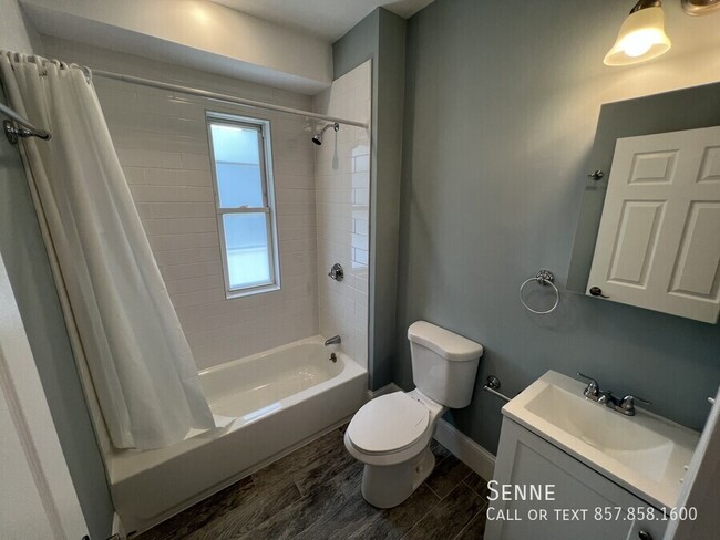 Building Photo - Spacious 4-Bed, 2-Bath in Somerville – Ava...