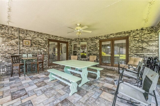 Building Photo - 404 Anderson Dr