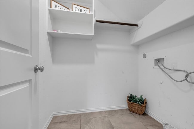 Building Photo - 4718 Misty Ranch Dr