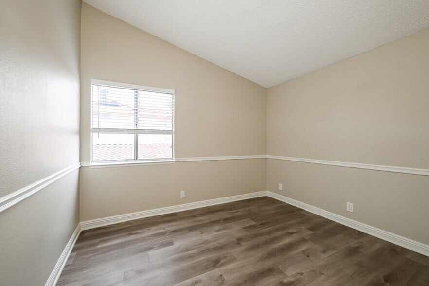 Building Photo - 7462 Puritan Ave