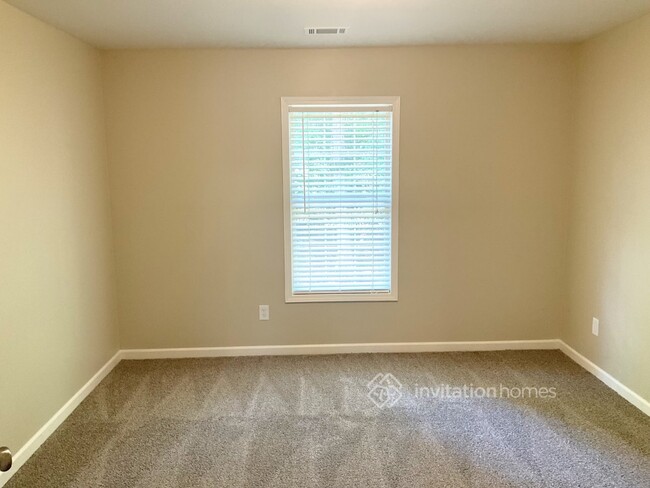 Building Photo - 2151 Vintage Oaks Dr