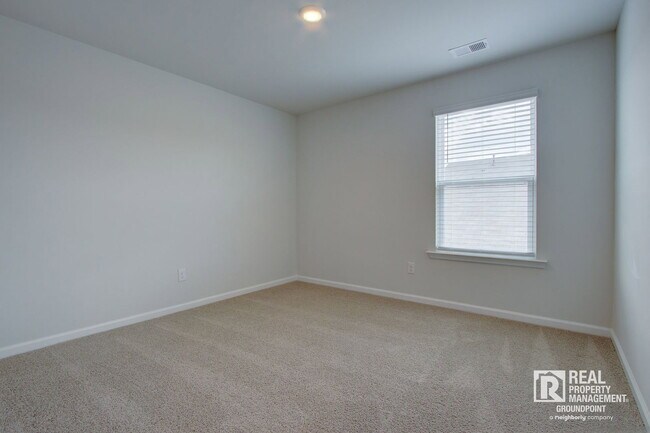 Building Photo - 113 Hillsford Ln
