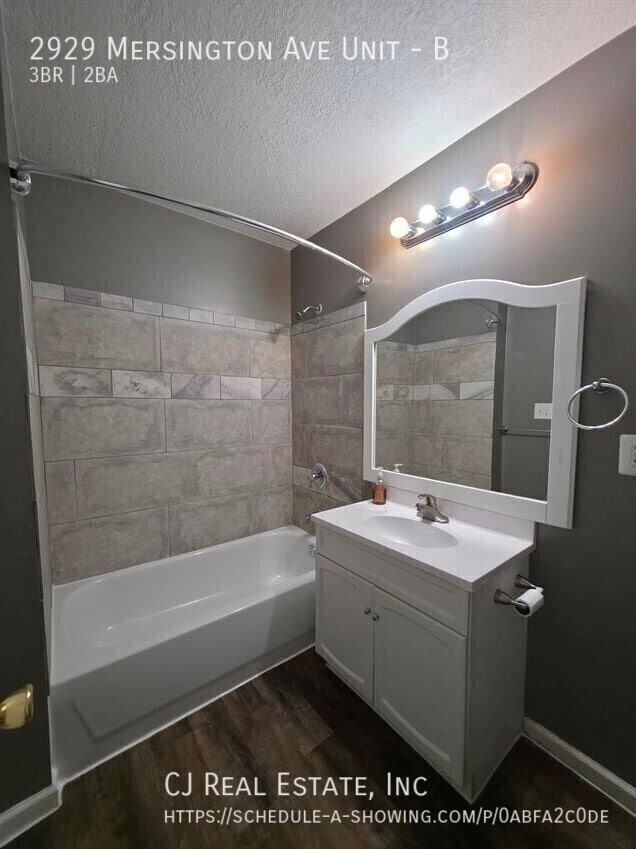 Building Photo - 2929 Mersington Ave