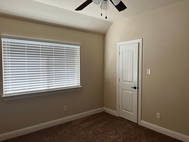 Building Photo - Cameron Lane