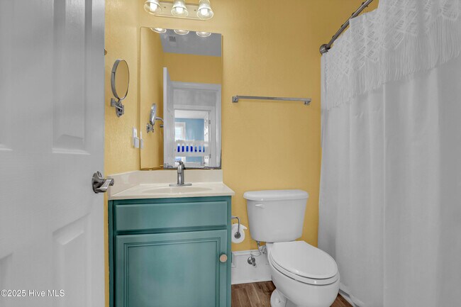 Building Photo - 3974 Island Dr