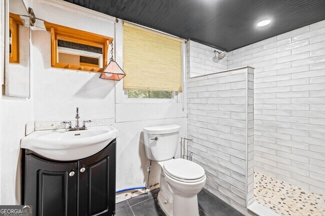 Building Photo - 4041 Fincher Dr