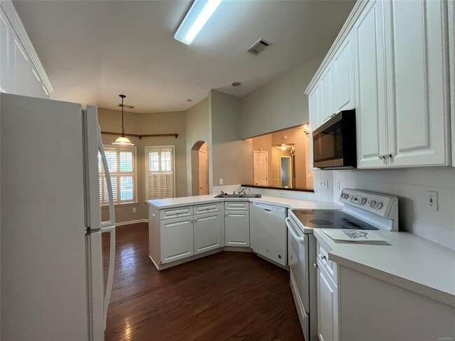 Building Photo - 8979 Stoneridge Pl