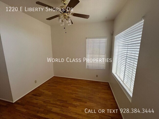 Building Photo - 1220 E Liberty Shores Dr