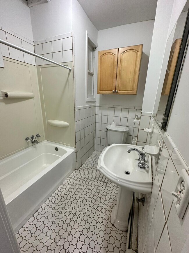 Building Photo - 60 Wallis Ave