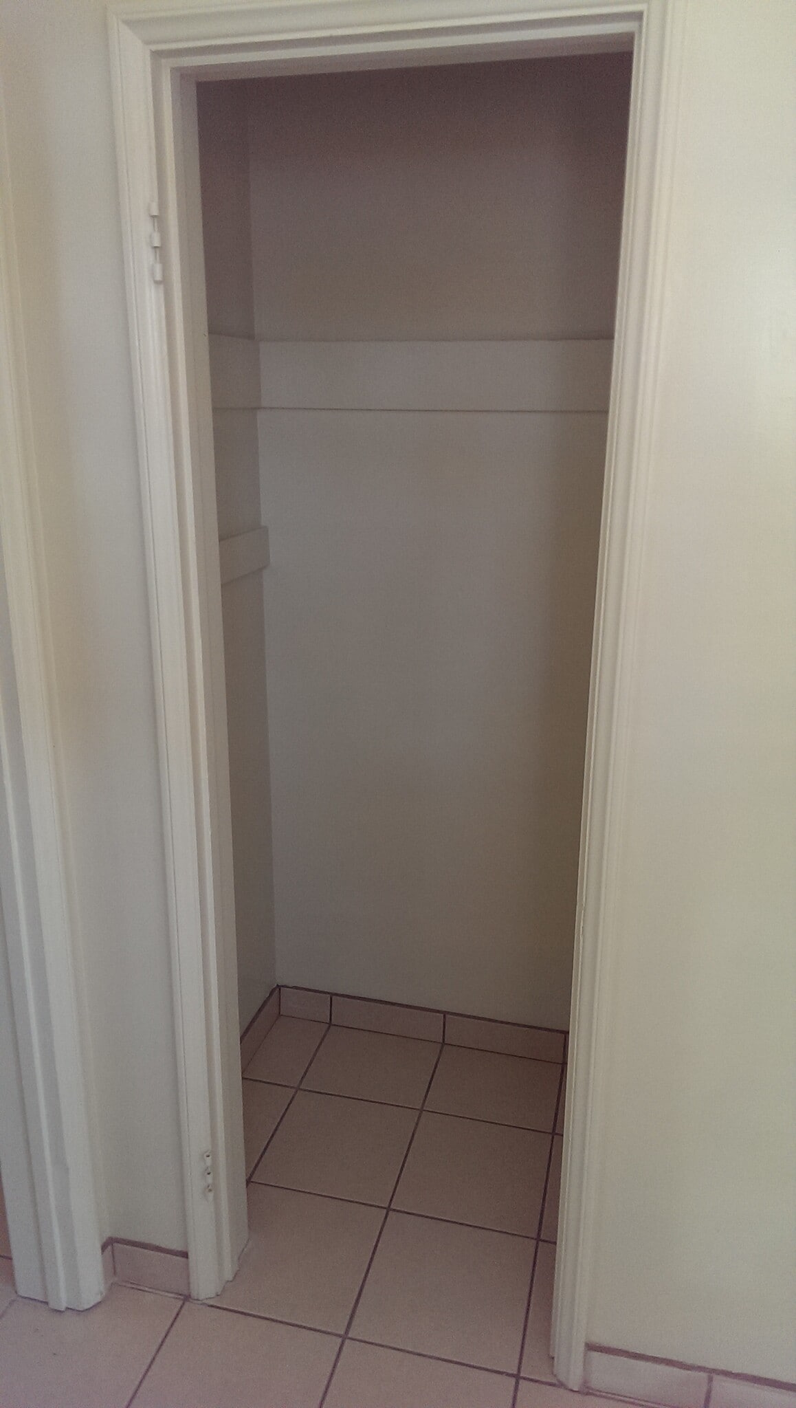 Laundry Storage - 1226 S Longwood Ave