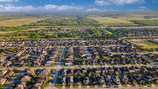 Building Photo - 316 Shoshone Ridge Dr
