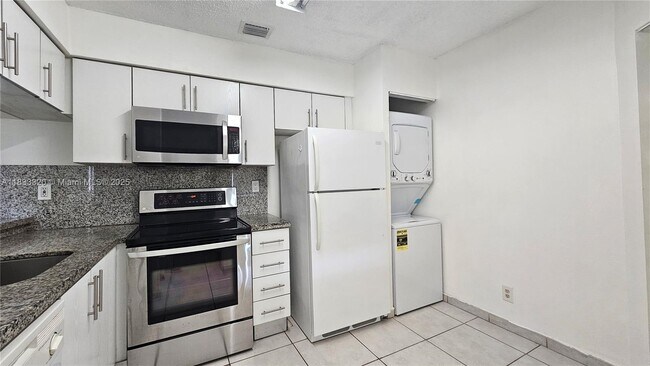 Building Photo - 9277 SW 138th Pl