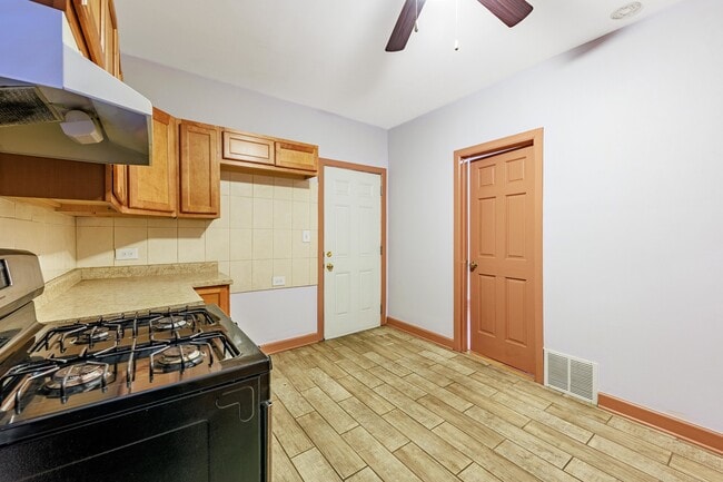 Building Photo - 1810 N Long Ave