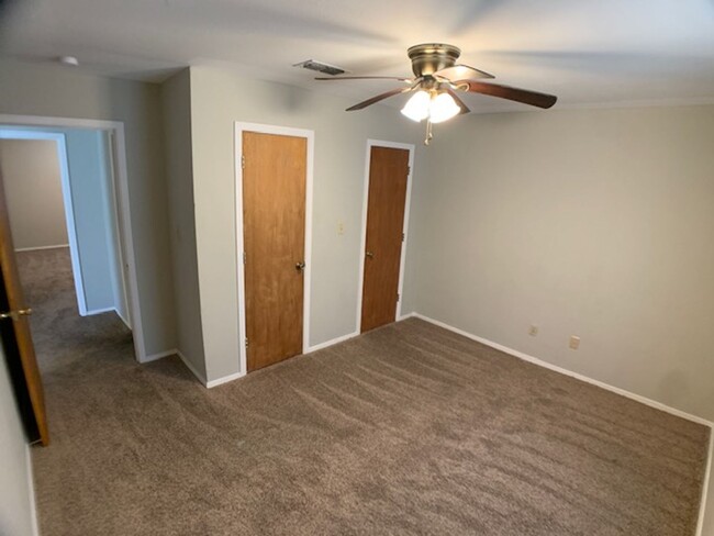 Building Photo - Sunvilla Apartments