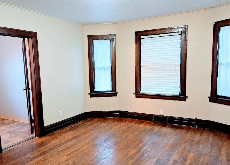 Building Photo - 2208 Highland Ave