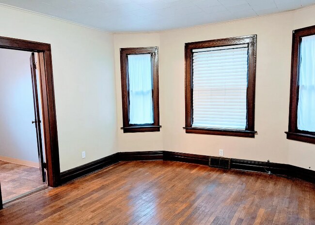 Building Photo - 2208 Highland Ave