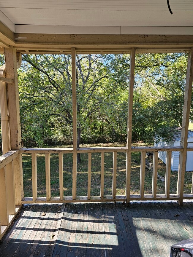 Building Photo - 920 N Church St