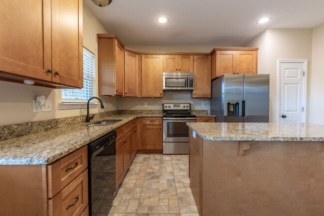 Building Photo - Available May 15!!! 3 bedroom, 2 bathroom home in Fairhope Rivermill Community