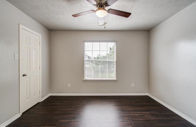 Building Photo - 25266 Boulder Bend Ln