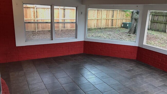 Building Photo - 11035 Vanderford Dr