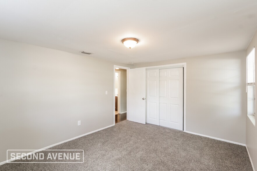 Building Photo - 7321 Coventry Dr