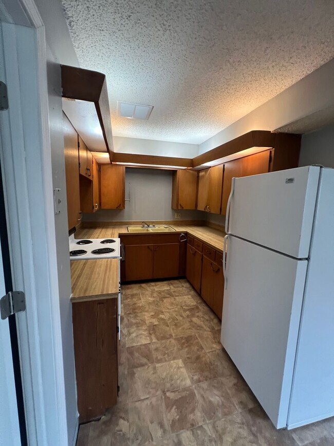 Building Photo - 1 bed/1 bath duplex