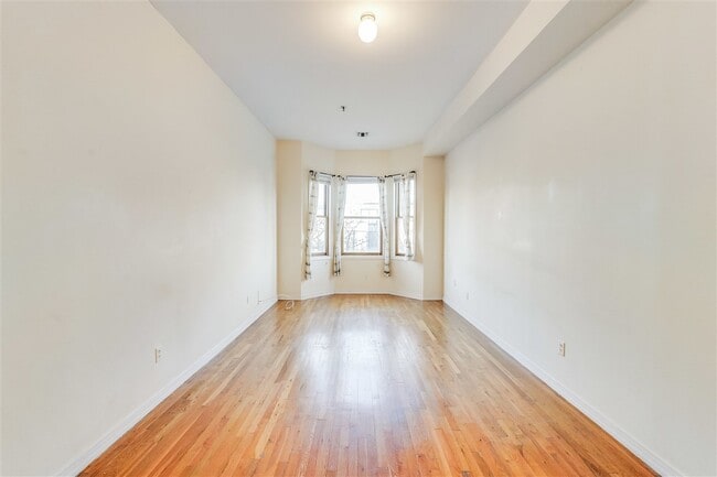Building Photo - 618 Washington St