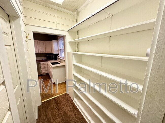 Building Photo - 2817 Columbia Ave