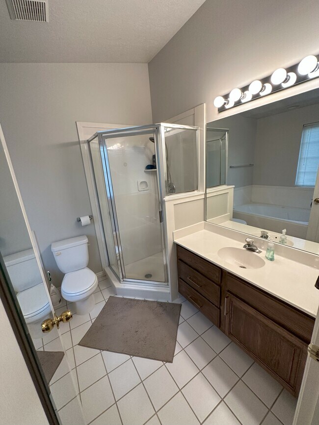 Building Photo - 776 E Scott Ave