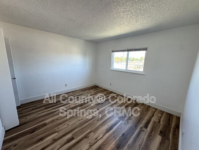 Building Photo - 6678 Provincial Dr