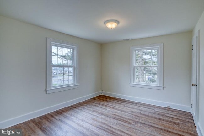 Building Photo - 1031 S Dupont Blvd