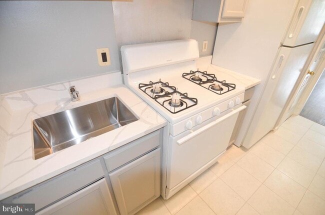 Building Photo - 39 Galveston Pl SW