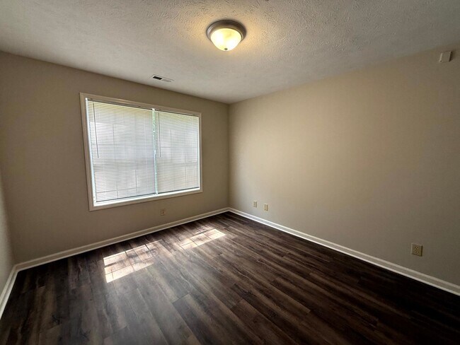 Building Photo - 301 Warton Ln