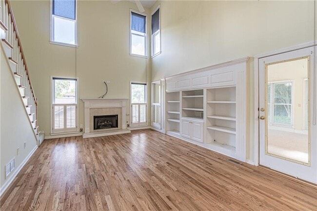 Building Photo - 5646 Nottingham Dr NW