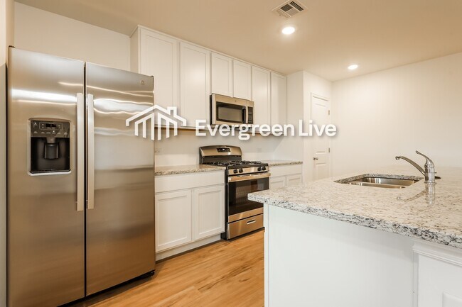 Building Photo - 3720 Palmetto Bluff Dr