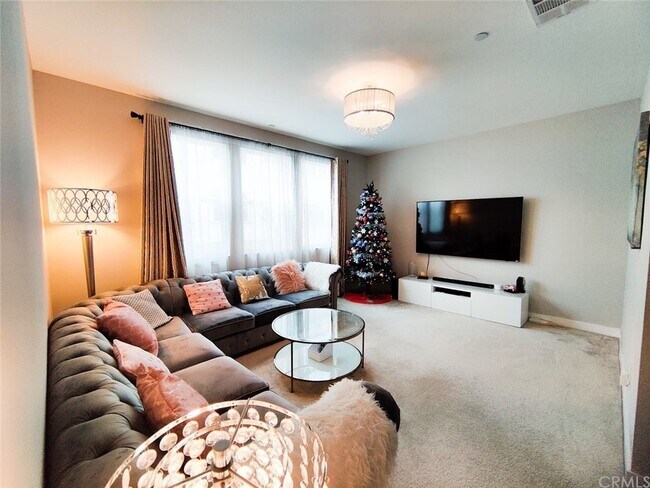 Building Photo - 537 W Foothill Blvd