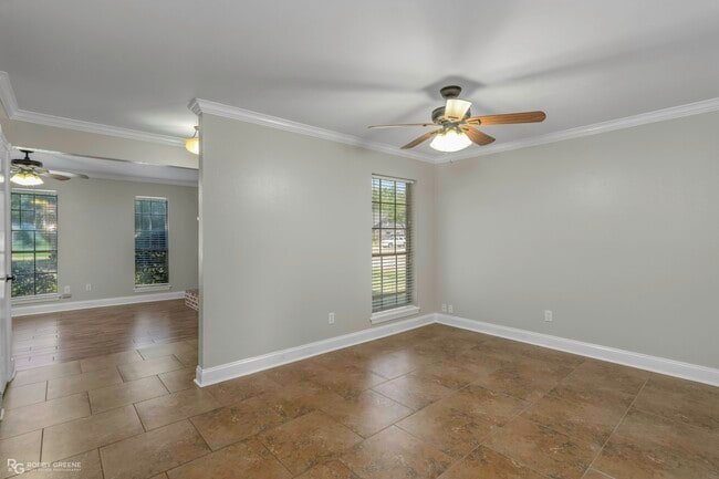Building Photo - 10001 Stratmore Cir