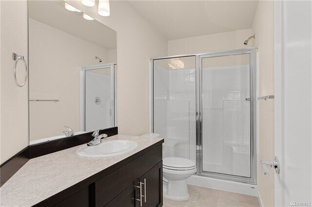 Building Photo - Gorgeous Executive Home, Available Now