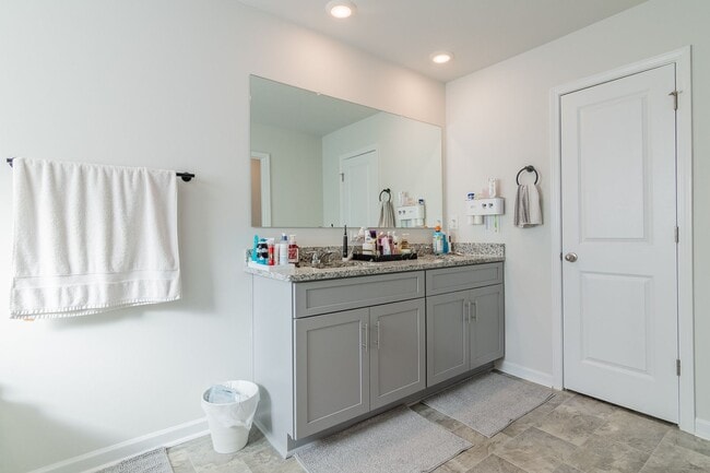 Building Photo - Like New Home in Grovetown