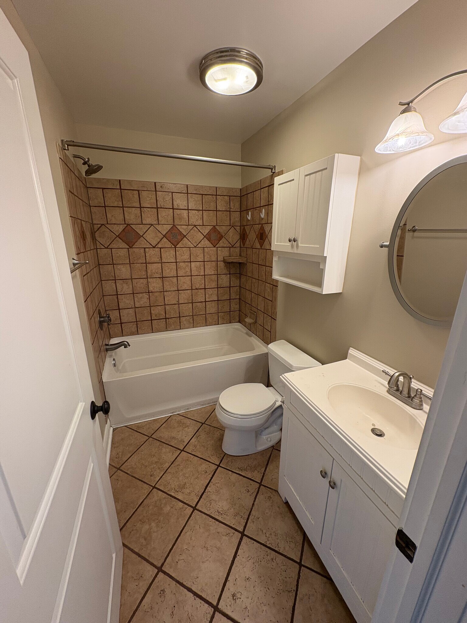 Guest Bathroom - 1924 N Talbott St
